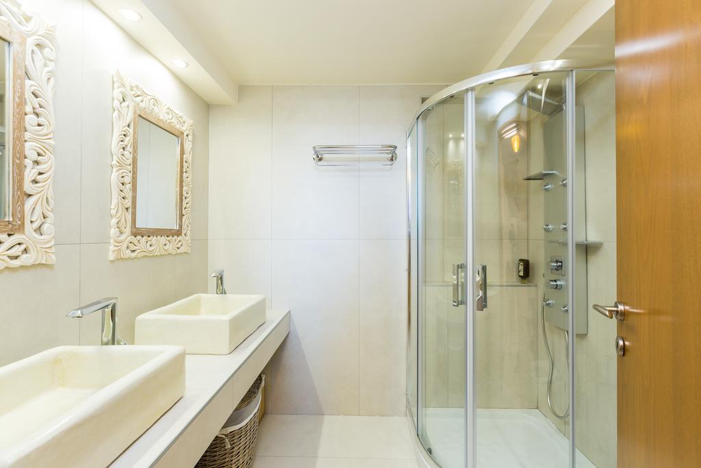 Leste Luxury Homes Plaka  Exterior photo